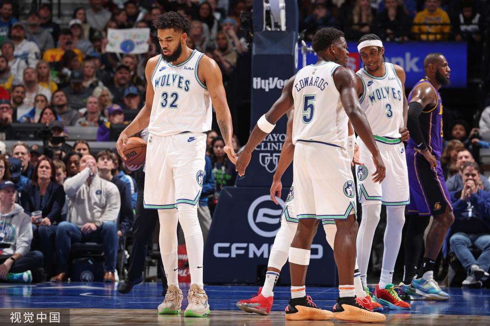 站在赛场背 站在赛场背